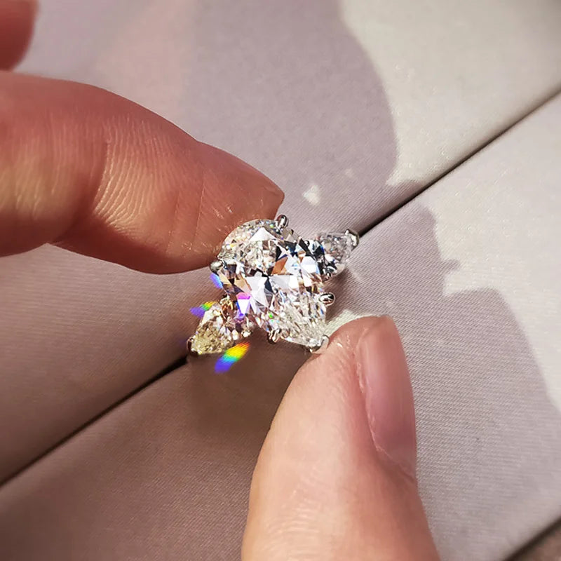 MACO Luxury Crystal Water Drop Ring – Exquisite Cubic Zirconia Engagement Bangle