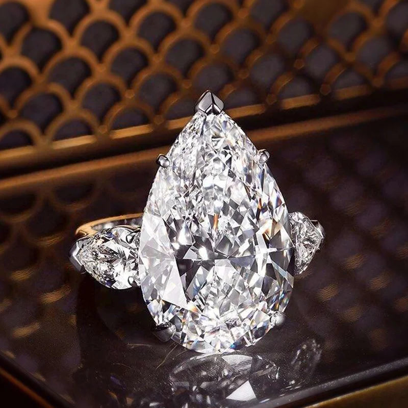 MACO Luxury Crystal Water Drop Ring – Exquisite Cubic Zirconia Engagement Bangle