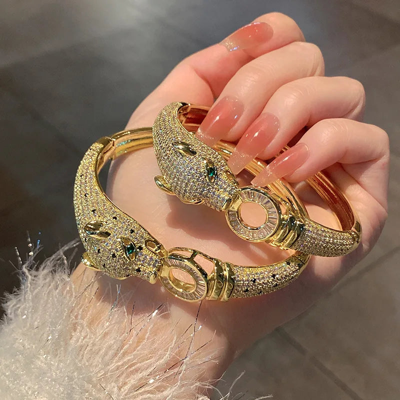MACO Luxury Leopard Chunky Bangle – Classic Unisex Personality Statement Bracelet
