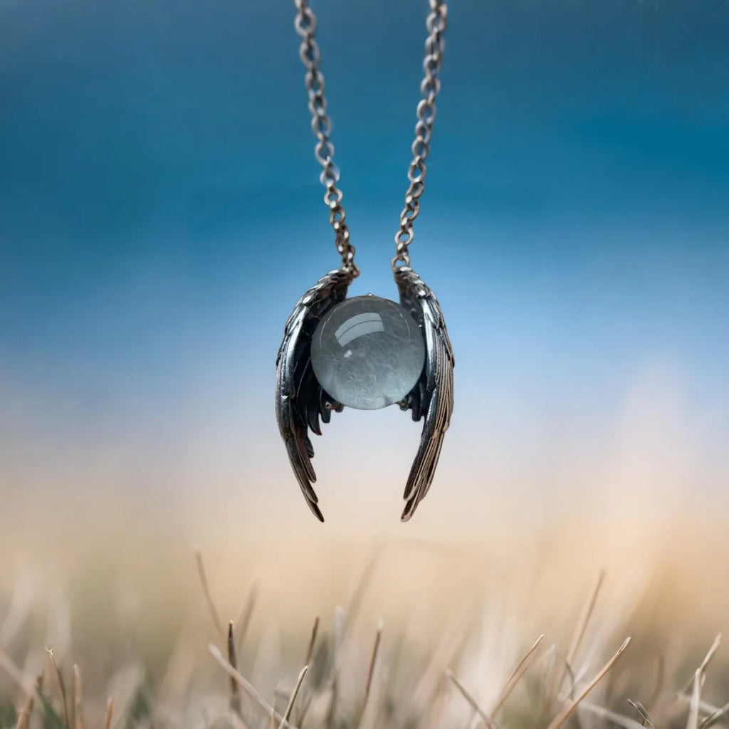 MACO Retro Ghost Wing Crystal Pendant – Vintage Personalized Angel Wing Necklace